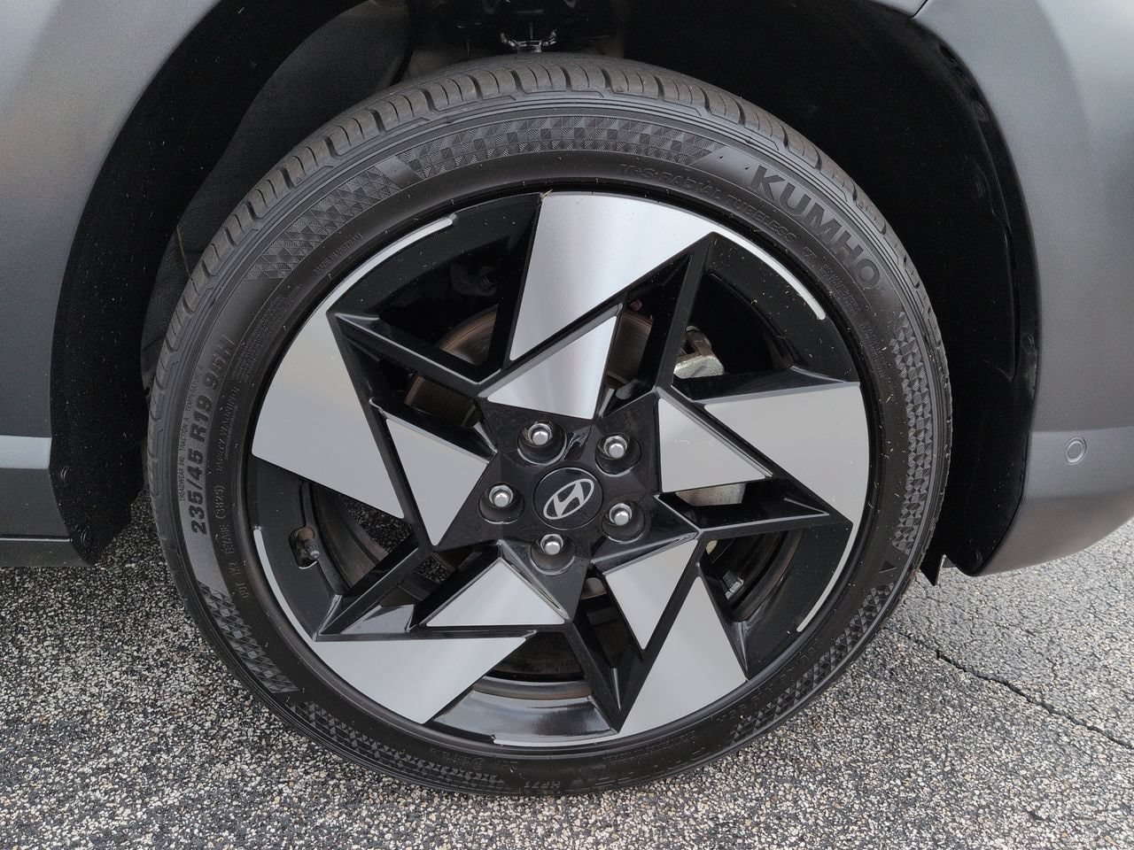 2024 Hyundai Kona Limited - Photo 11