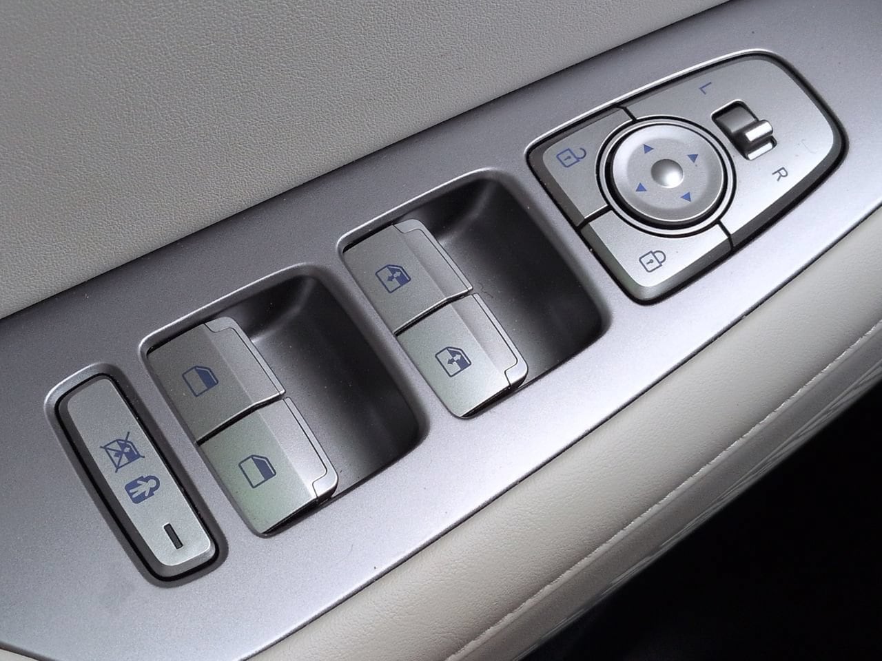 2025 Hyundai Palisade Limited - Photo 25