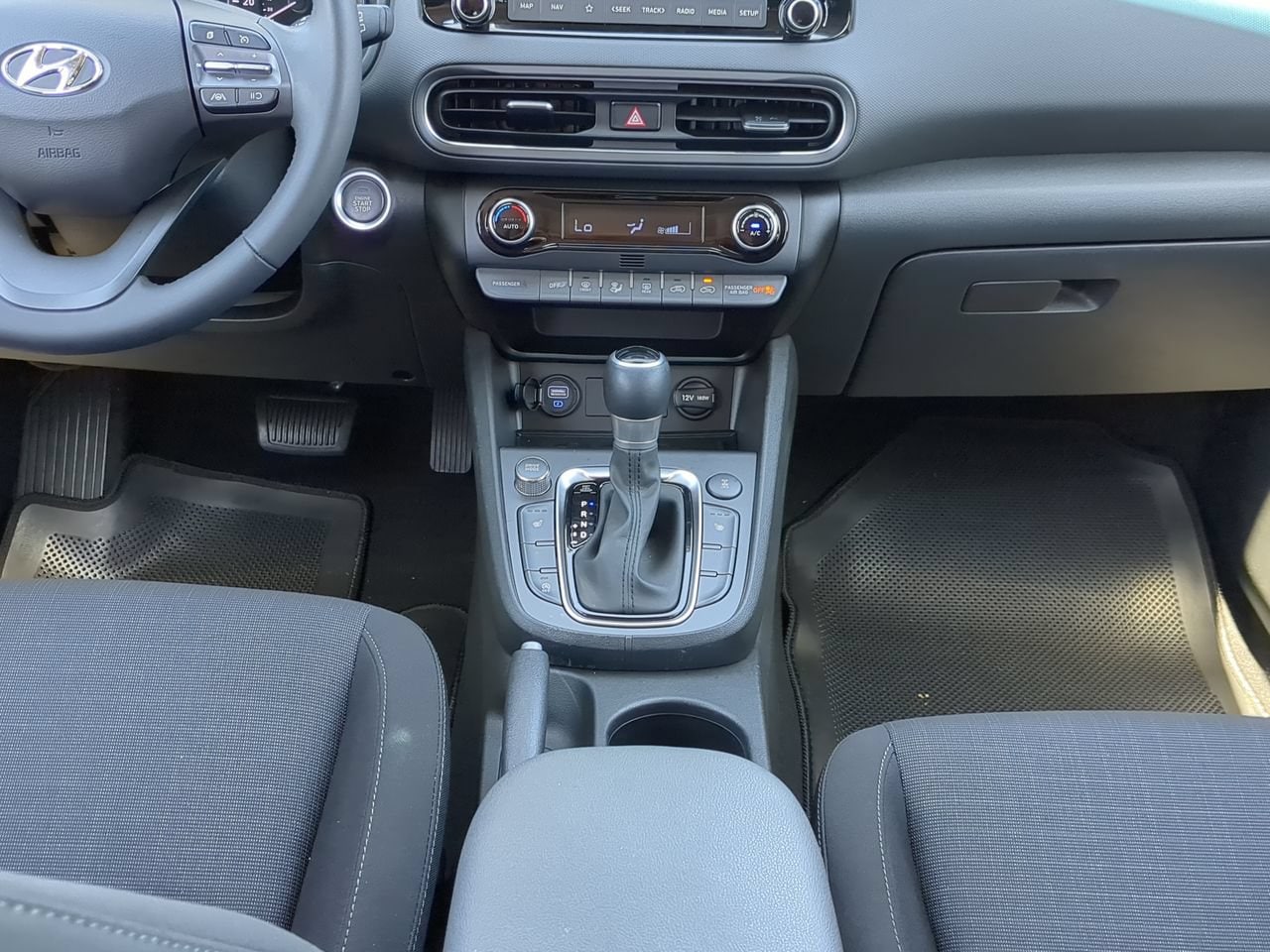 2023 Hyundai Kona SEL - Photo 18