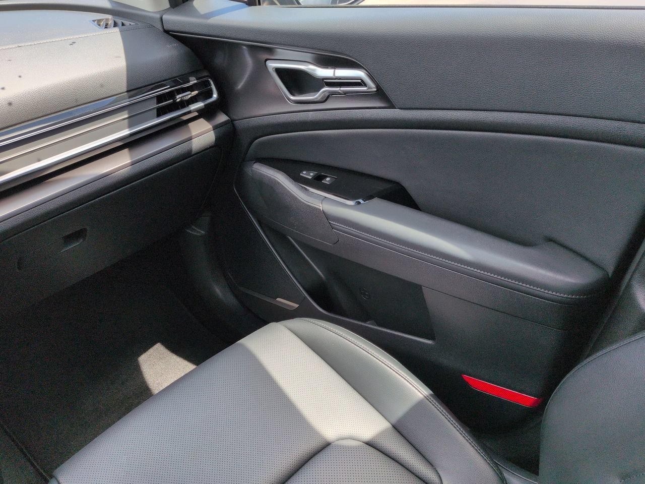 2023 Kia Sportage EX - Photo 17