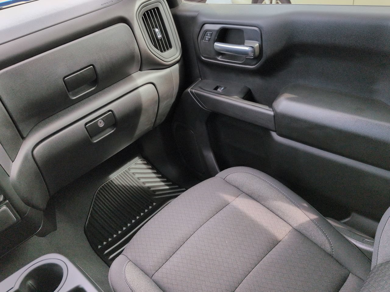 2026 Chevrolet Silverado 1500 Custom - Photo 17