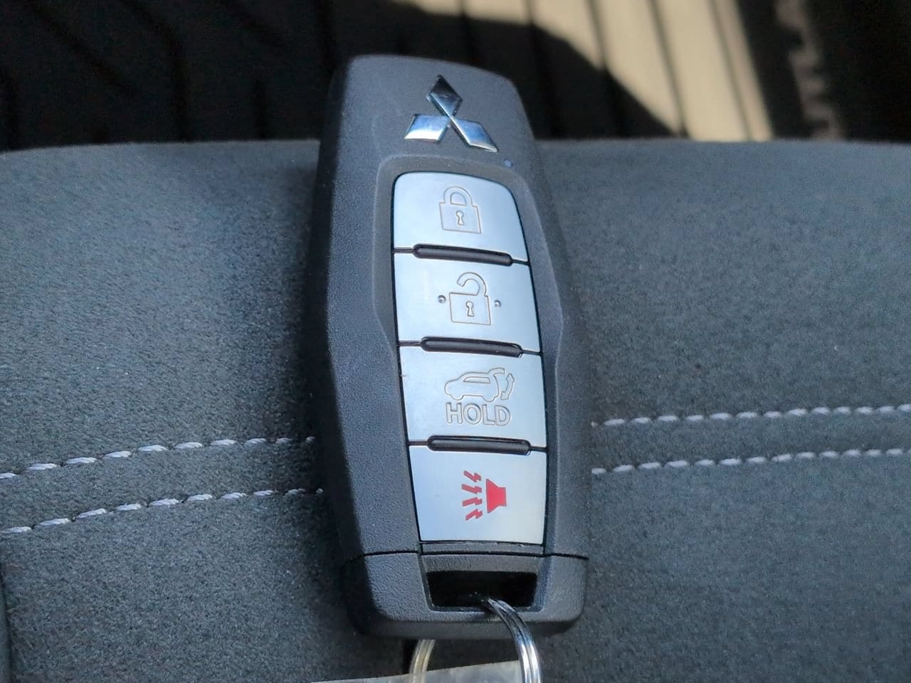 2025 Mitsubishi Outlander SE - Photo 29