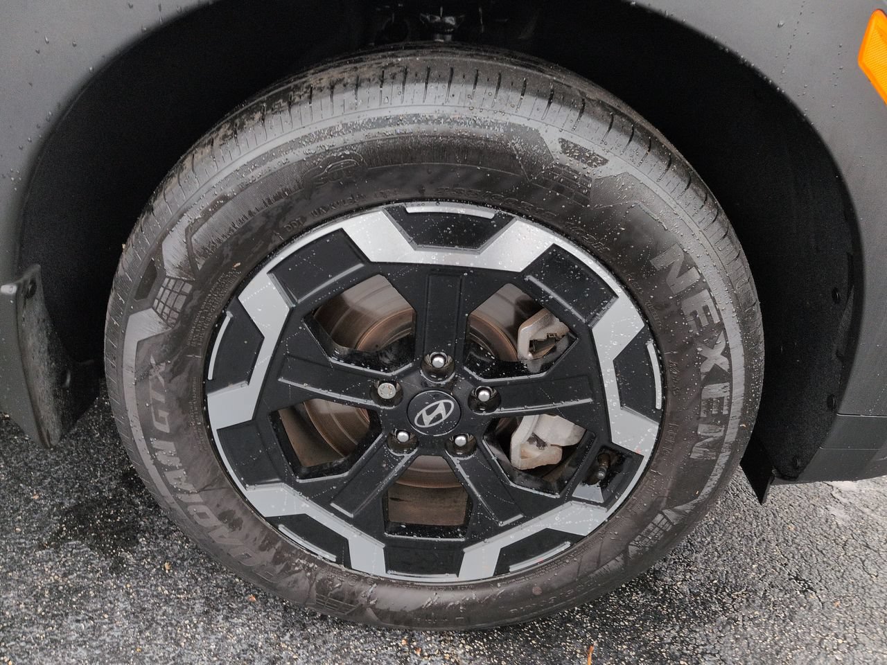 2025 Hyundai Santa Fe SE - Photo 10