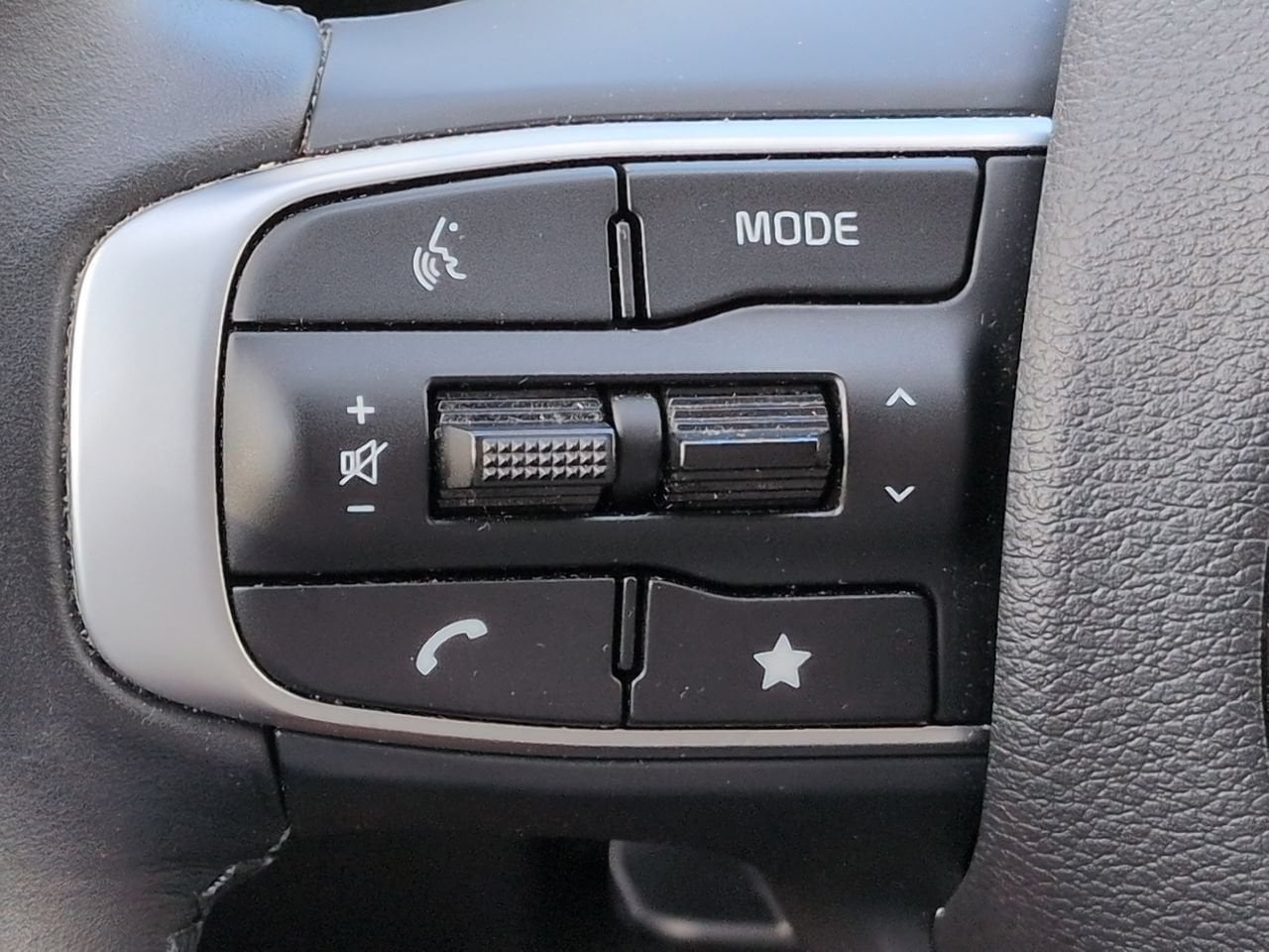 2023 Kia Sportage EX - Photo 25