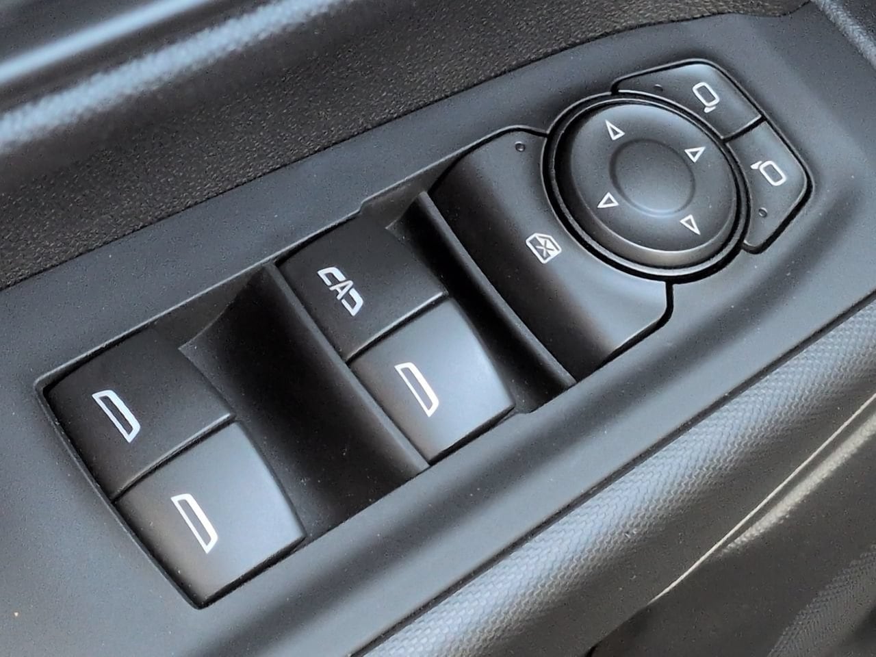 2022 Chevrolet Silverado 1500 Limited Custom - Photo 22