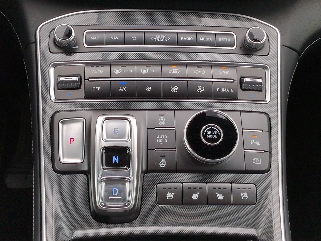 2022 Hyundai Santa Fe Limited - Photo 19