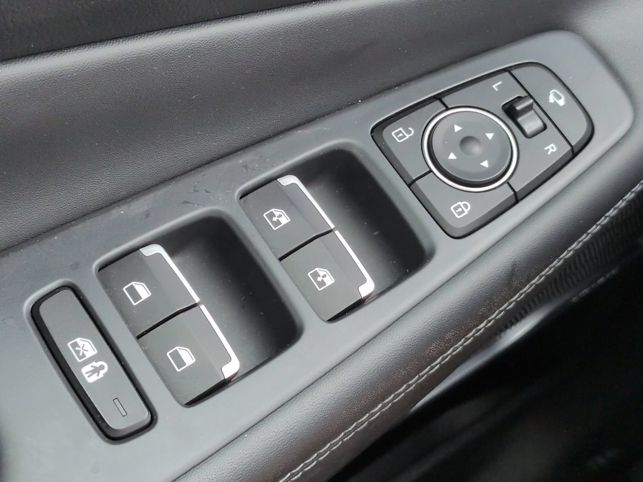 2022 Hyundai Santa Fe Limited - Photo 25