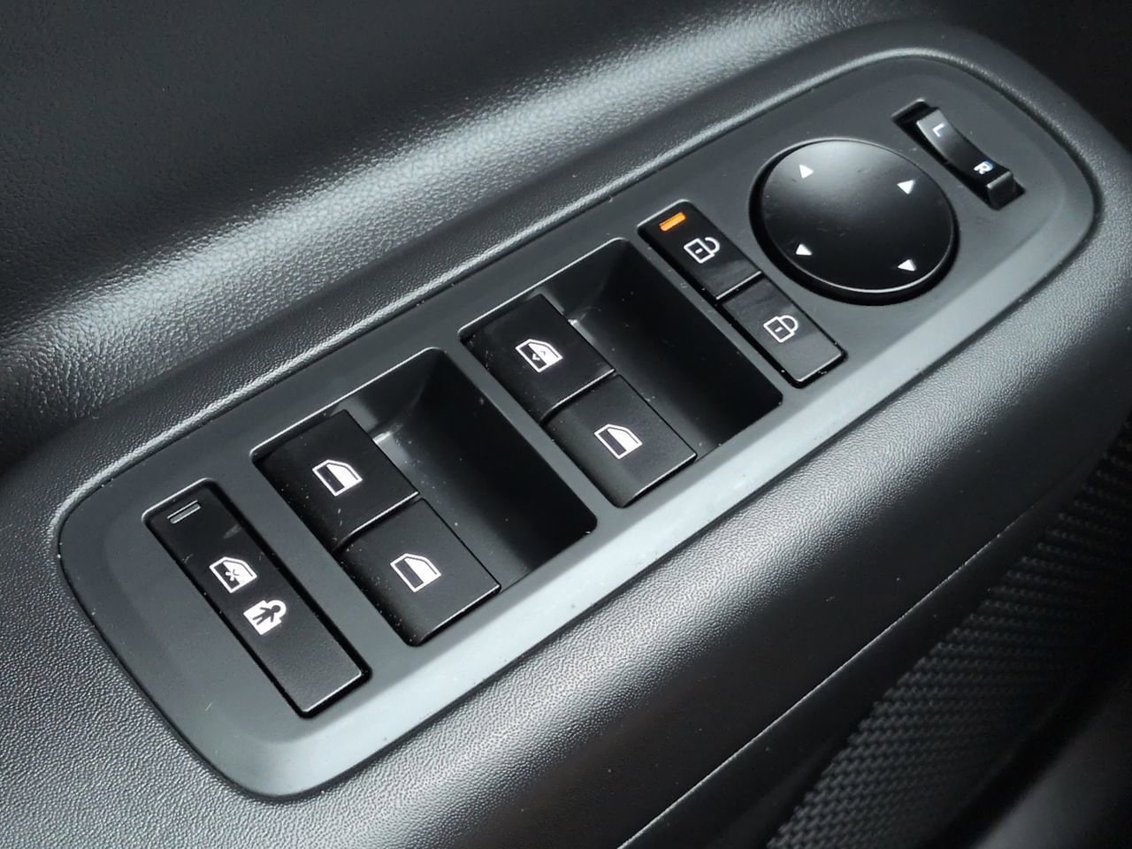 2025 Hyundai Santa Fe SE - Photo 21