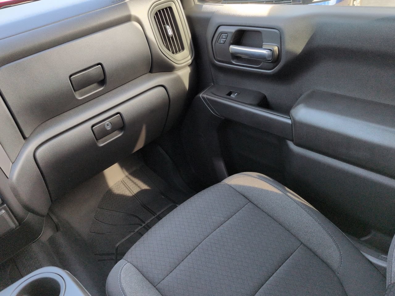 2022 Chevrolet Silverado 1500 Limited Custom - Photo 17