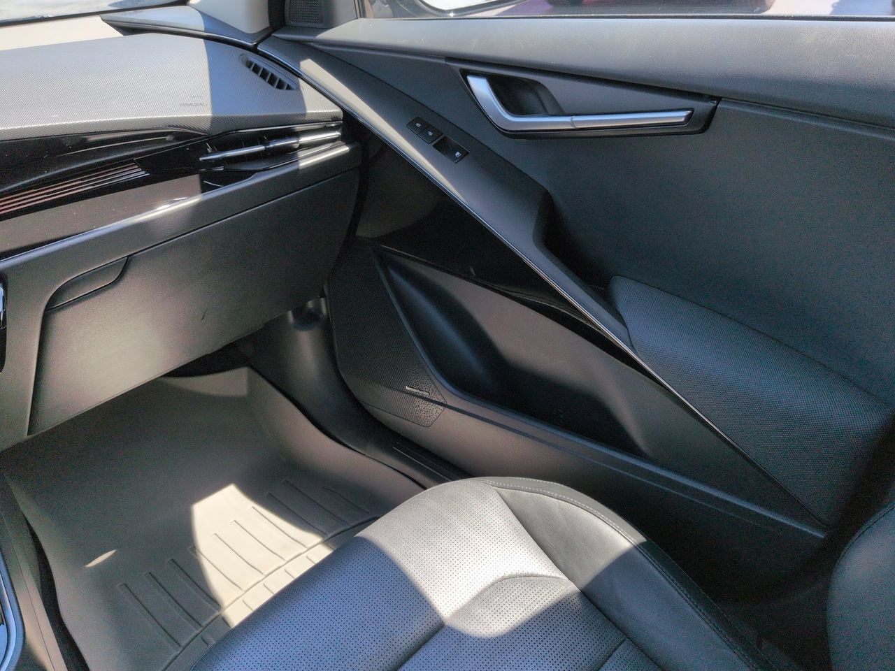 2023 Kia Niro SX Touring - Photo 16