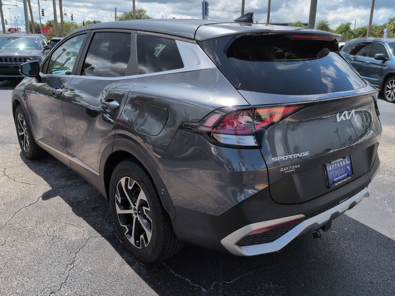 2023 Kia Sportage EX - Photo 6