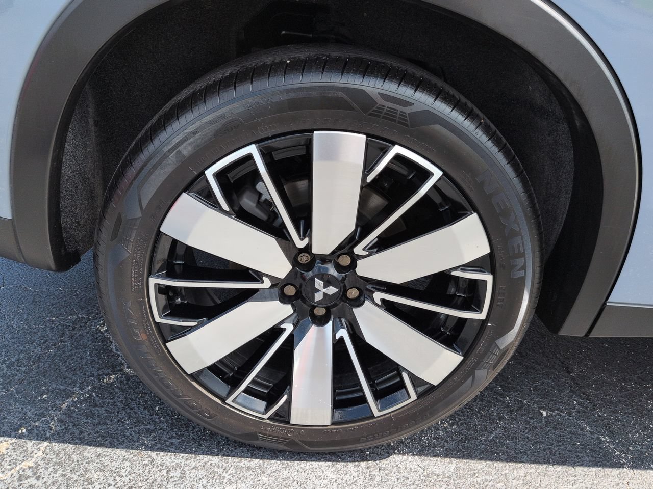 2025 Mitsubishi Outlander SE - Photo 11