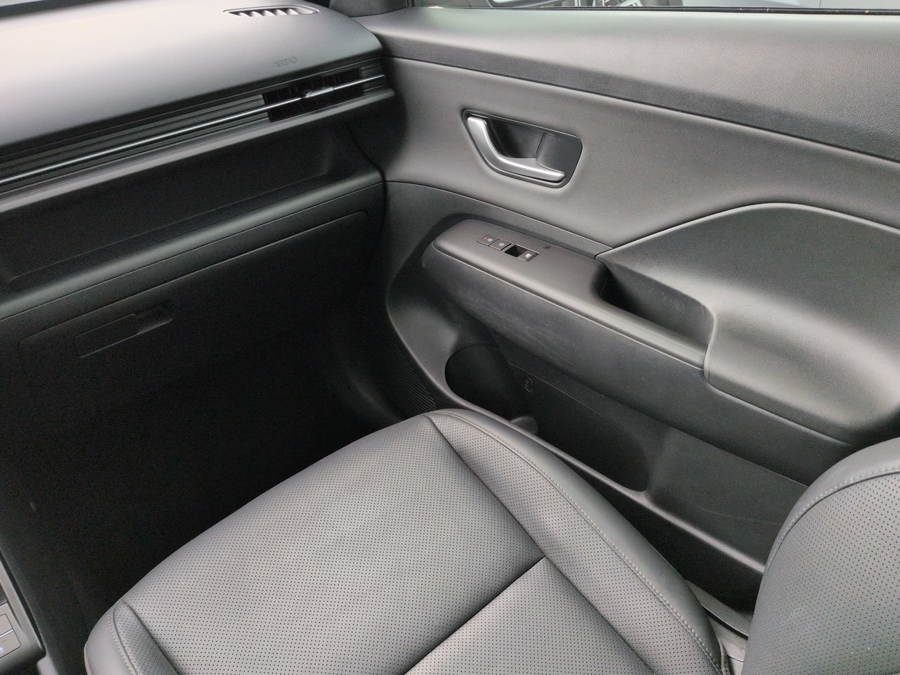 2024 Hyundai Kona Limited - Photo 17