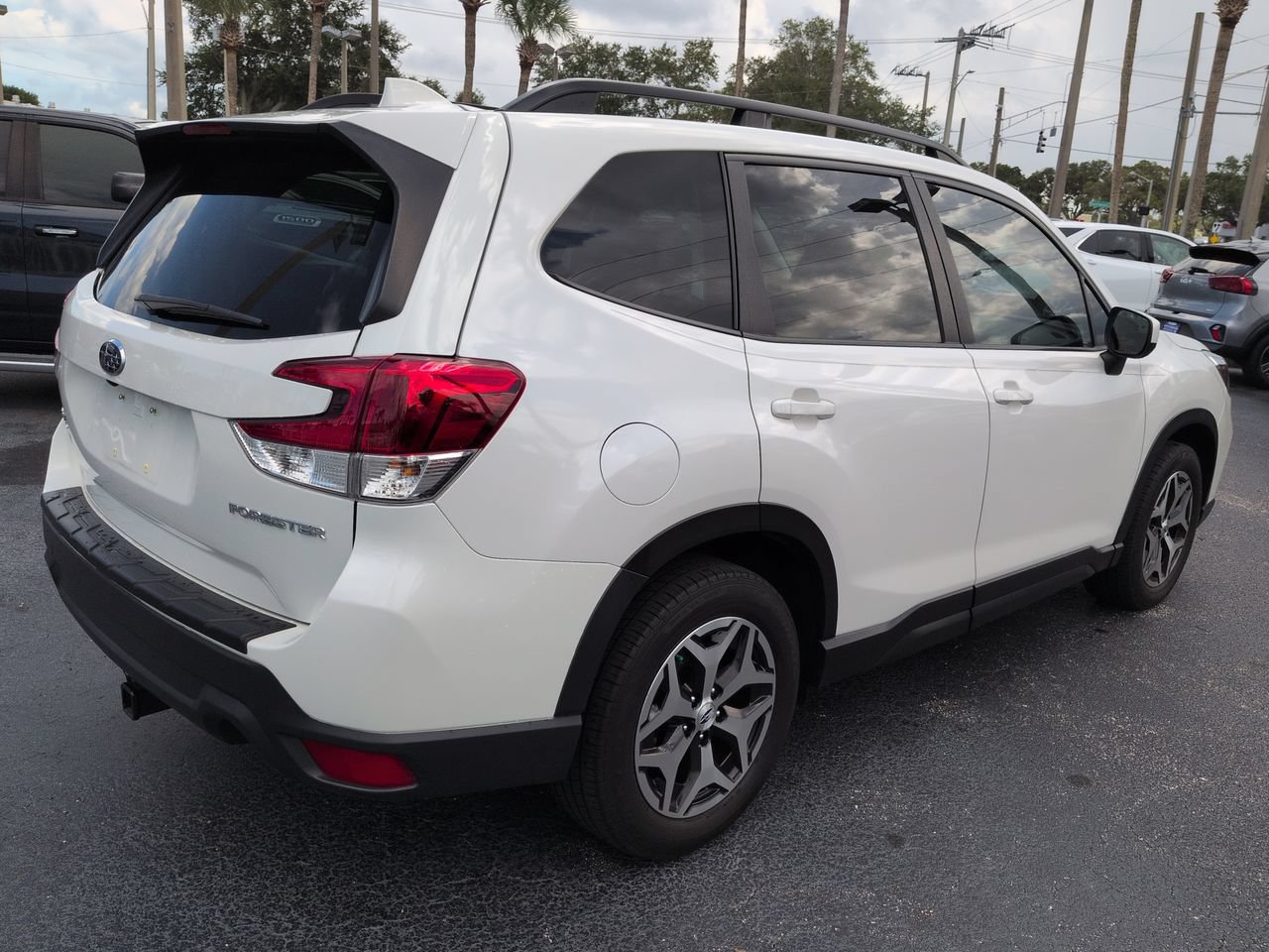 2021 Subaru Forester Premium - Photo 4