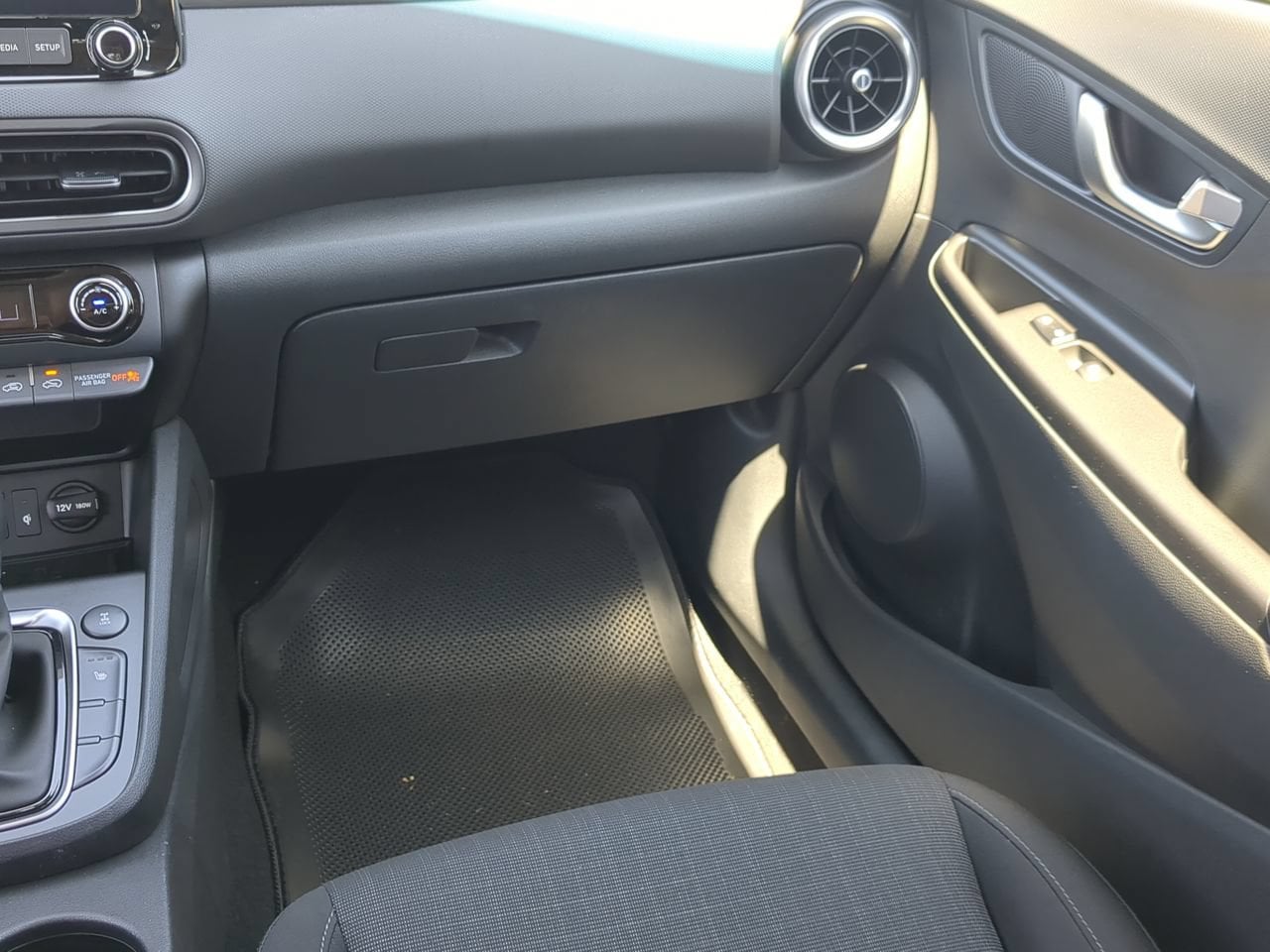 2023 Hyundai Kona SEL - Photo 16
