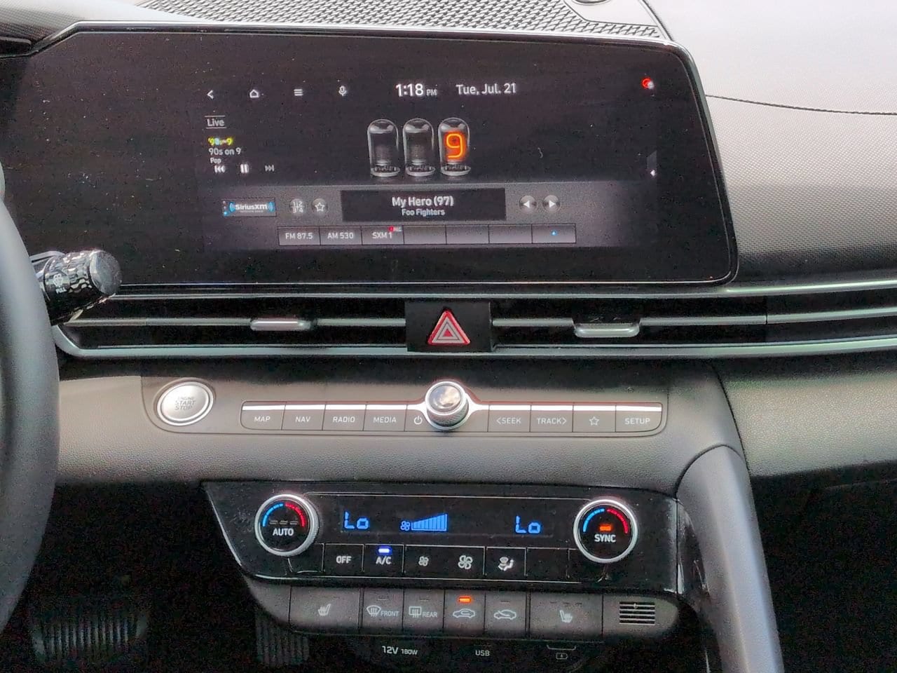 2021 Hyundai Elantra Limited - Photo 17