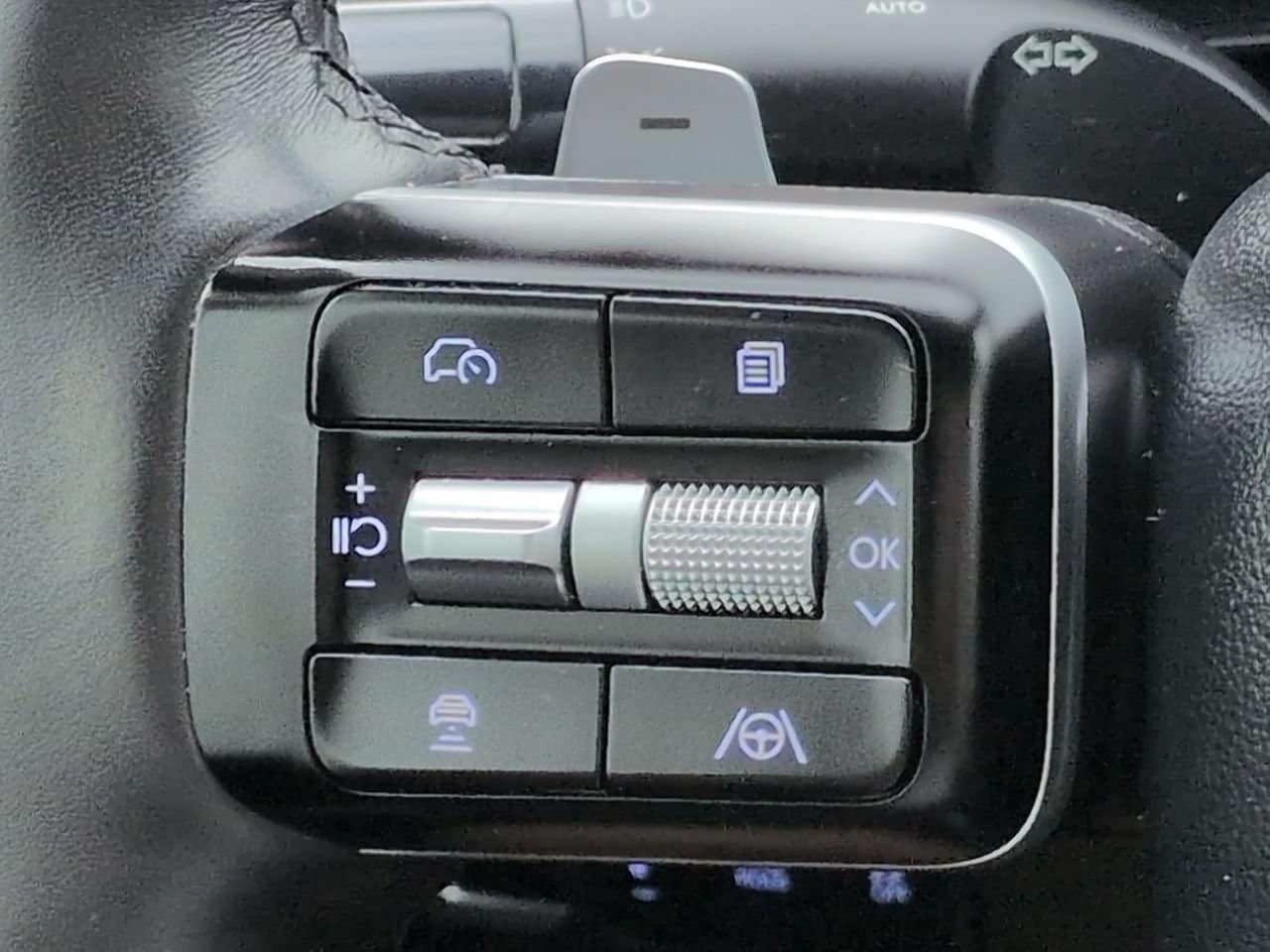 2025 Hyundai Santa Fe SE - Photo 22