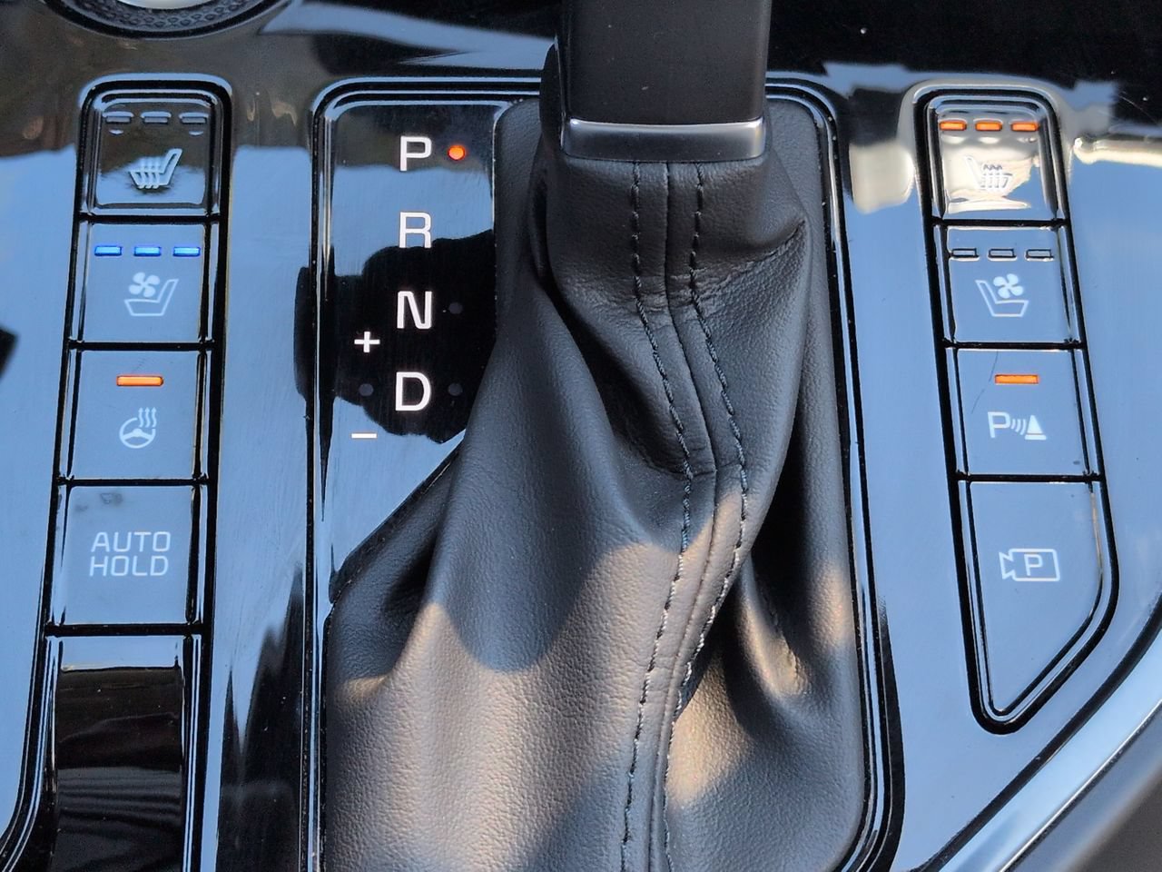 2023 Kia Niro SX Touring - Photo 23