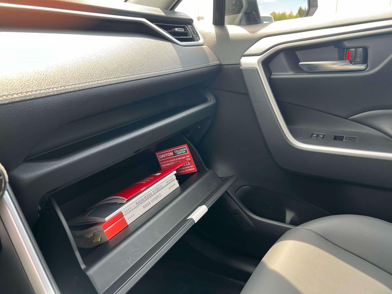 2025 Toyota RAV4 XLE Premium - Photo 10