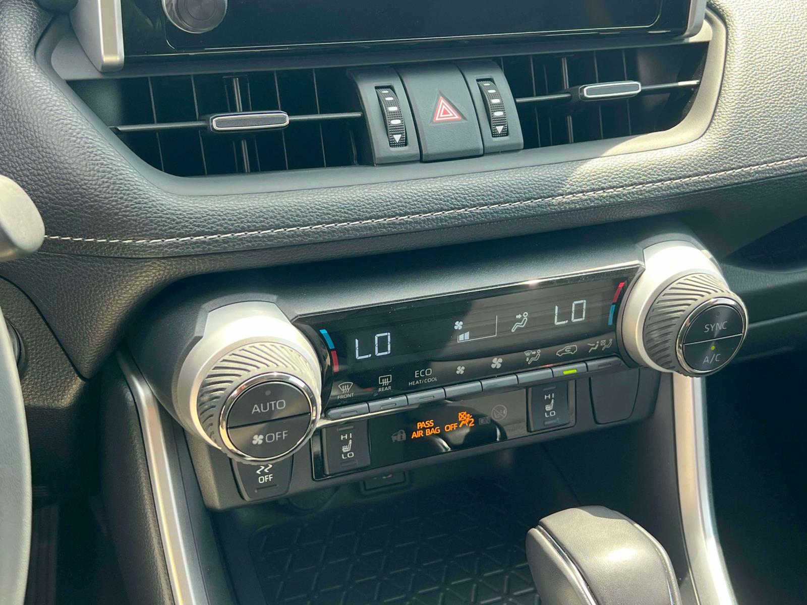 2025 Toyota RAV4 XLE Premium - Photo 17