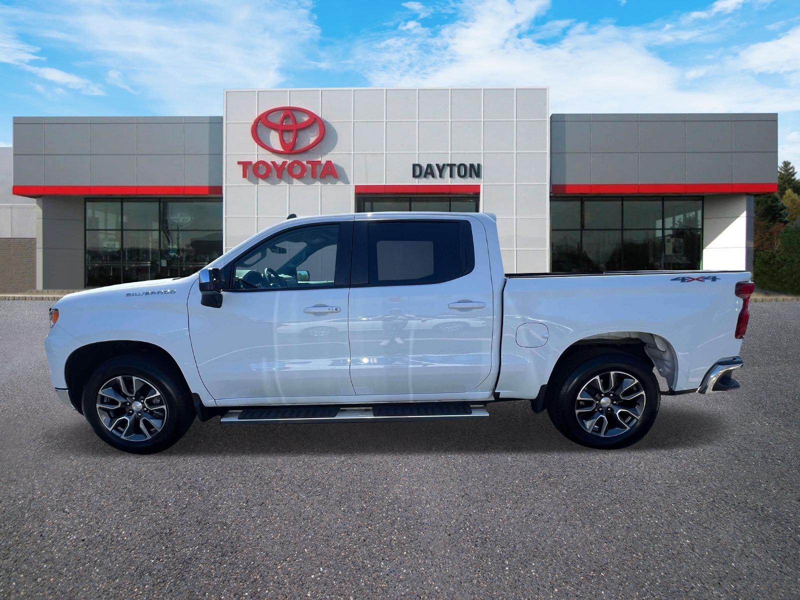2023 Chevrolet Silverado 1500 LT - Photo 5