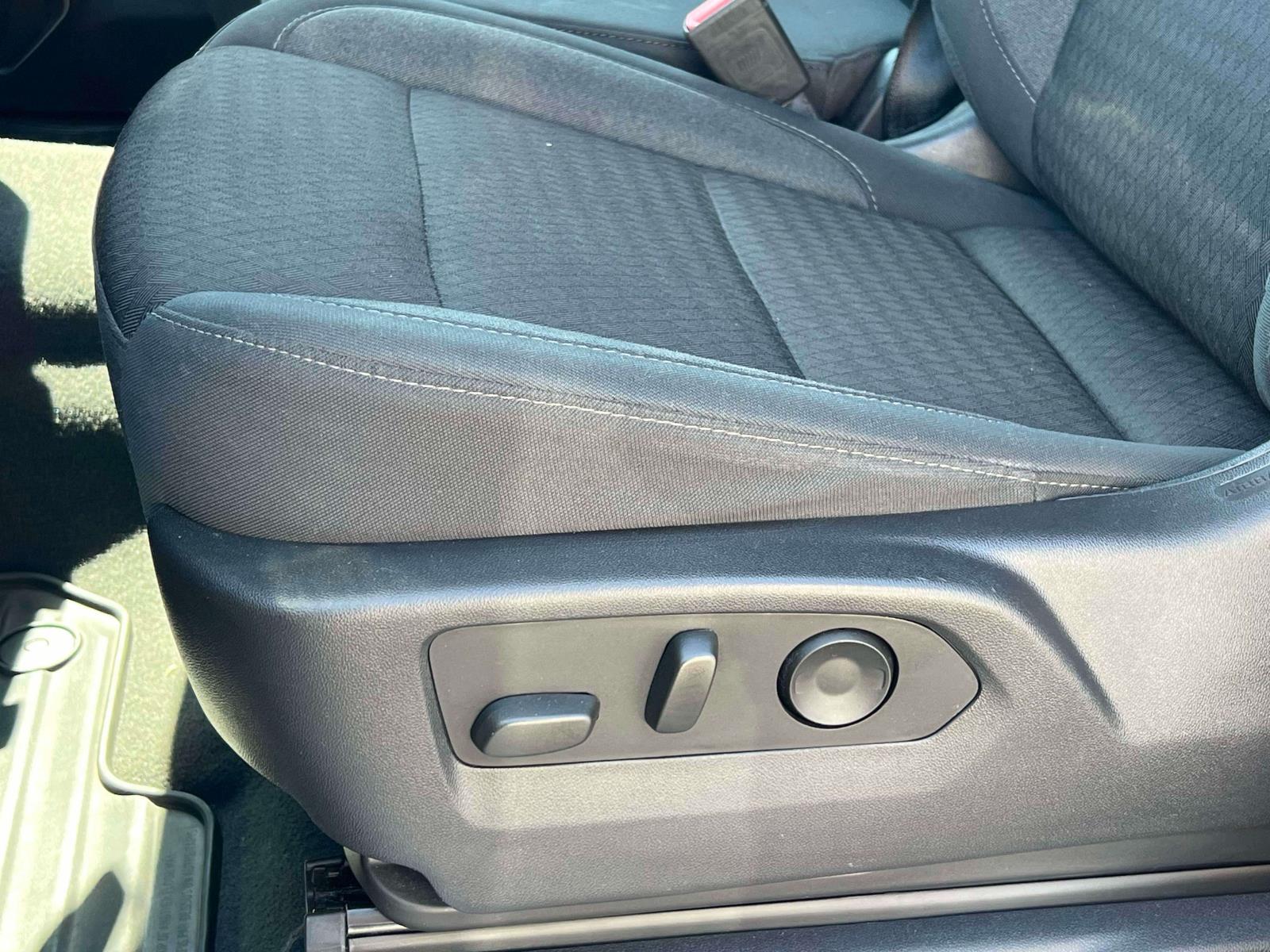2023 Chevrolet Silverado 1500 LT - Photo 21