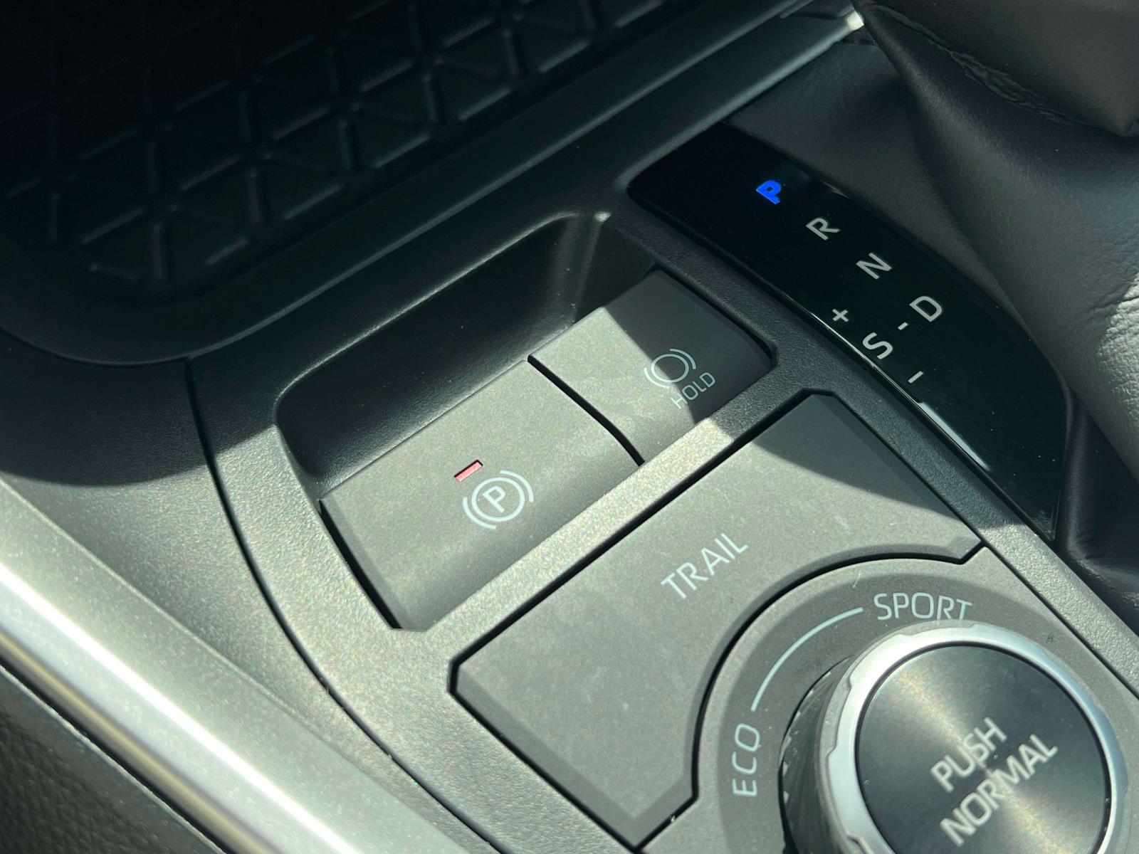 2025 Toyota RAV4 XLE Premium - Photo 13