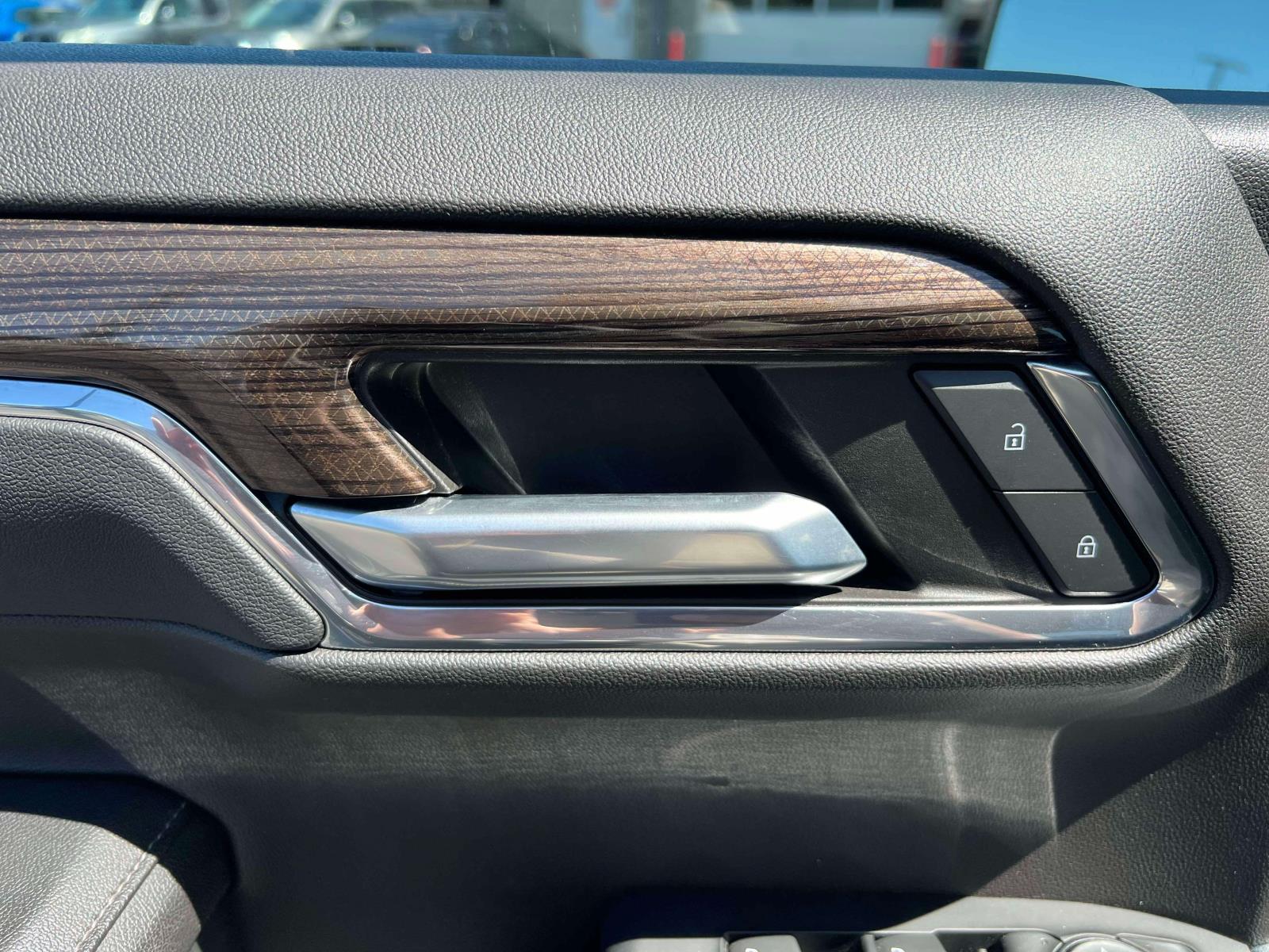 2023 Chevrolet Silverado 1500 LT - Photo 17