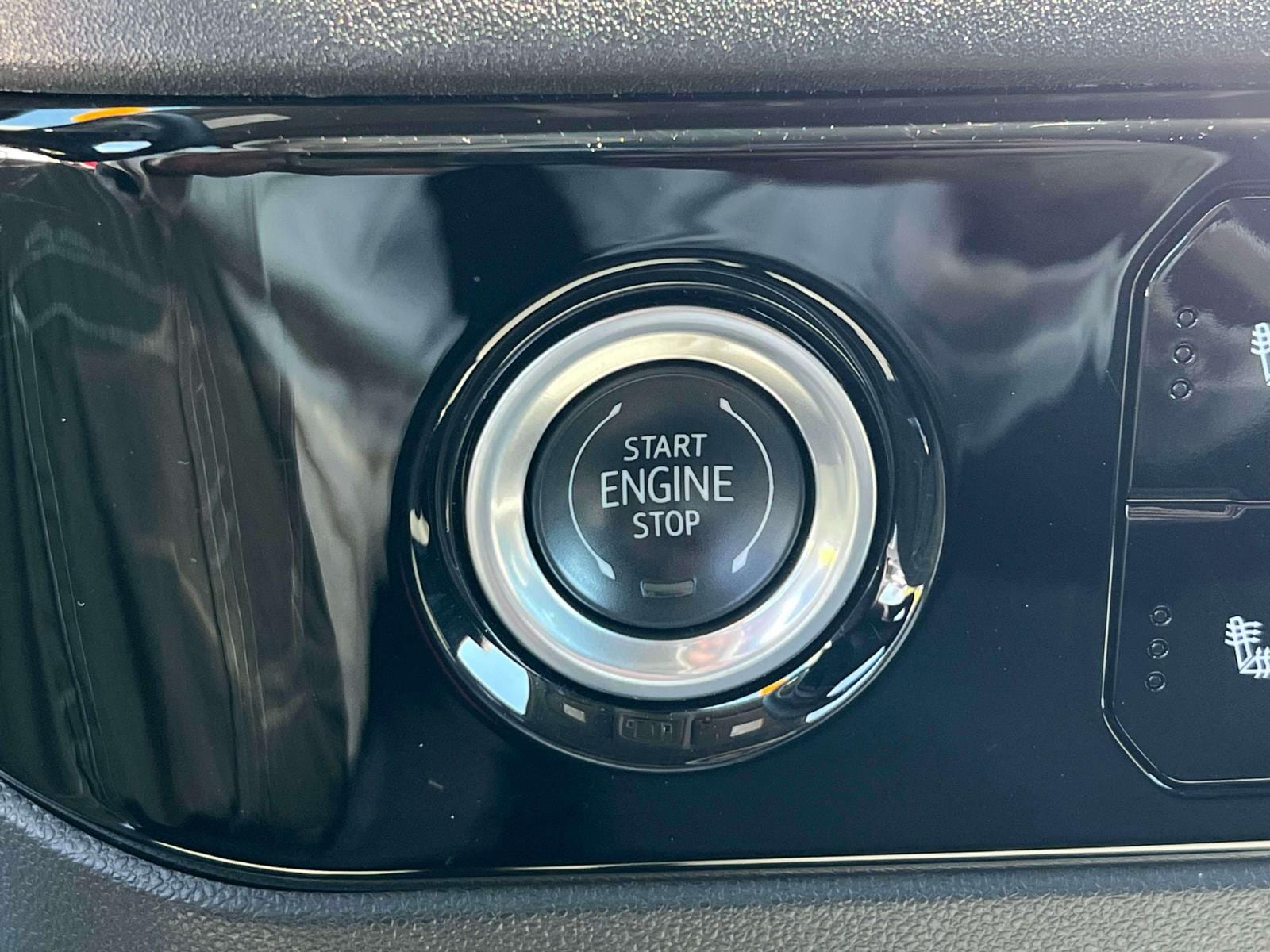 2023 Chevrolet Silverado 1500 LT - Photo 12