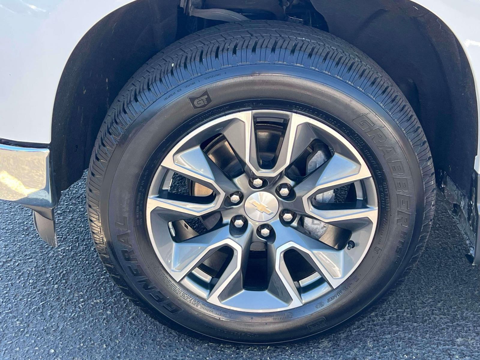 2023 Chevrolet Silverado 1500 LT - Photo 6