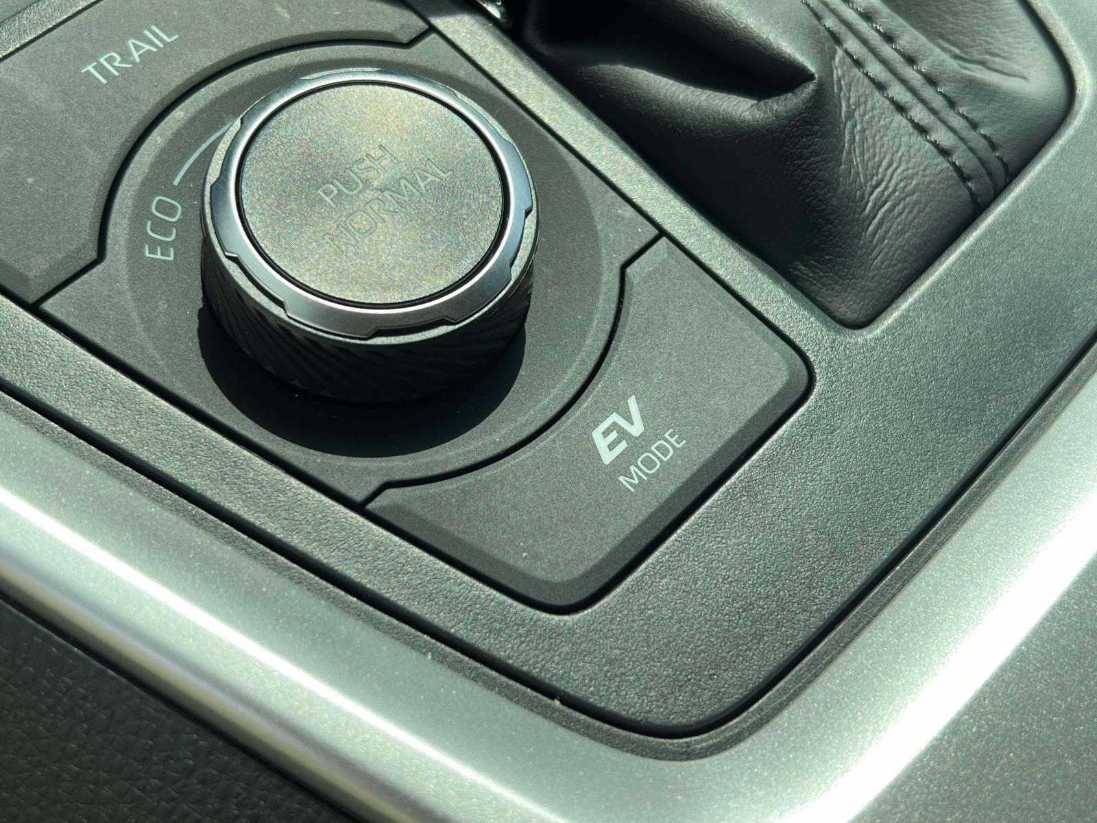 2025 Toyota RAV4 XLE Premium - Photo 11