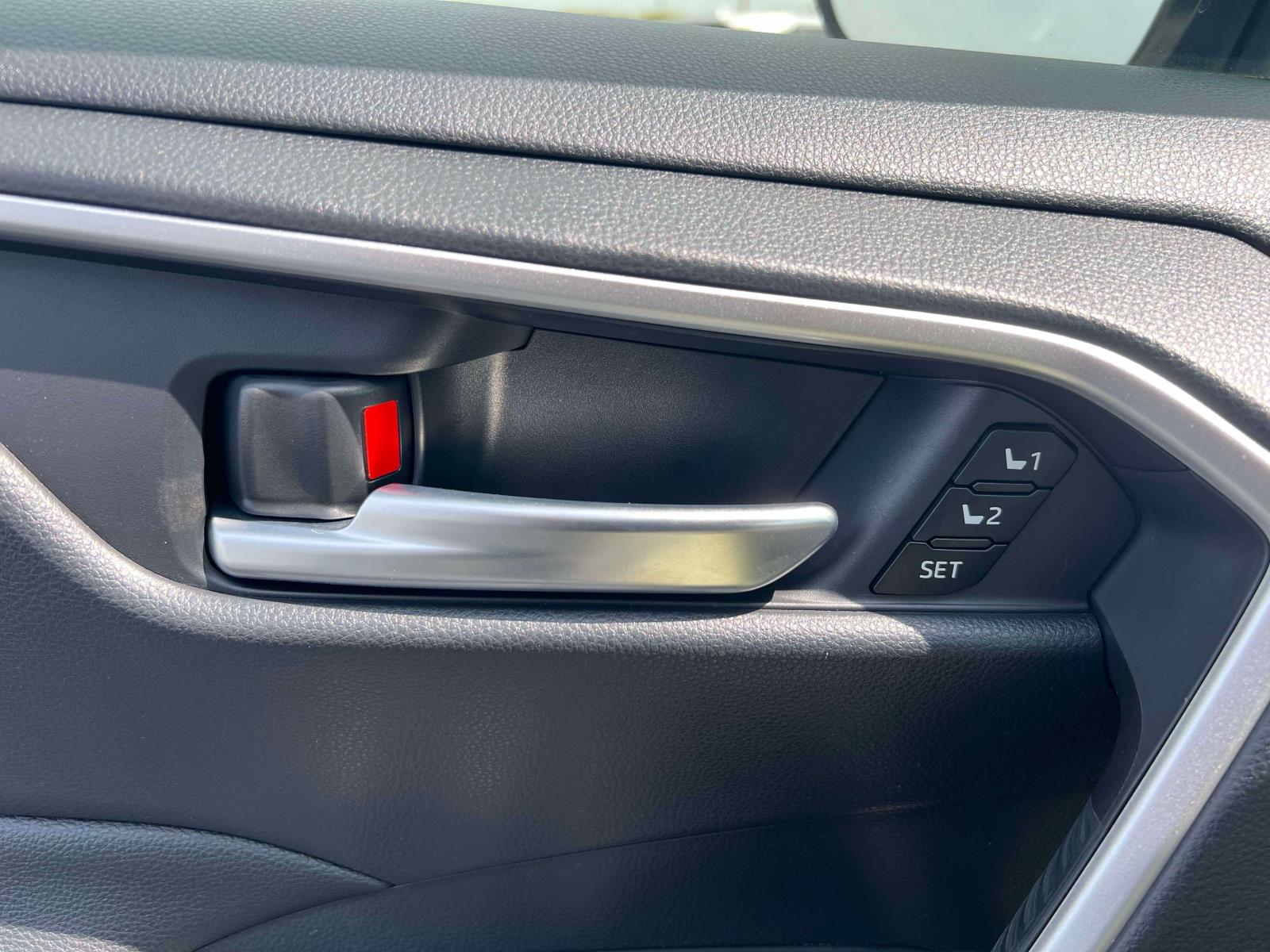 2025 Toyota RAV4 XLE Premium - Photo 22