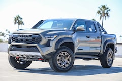 Toyota Tacoma i-FORCE MAX Trailhunter 4x4 doble cabina híbrida de 2026