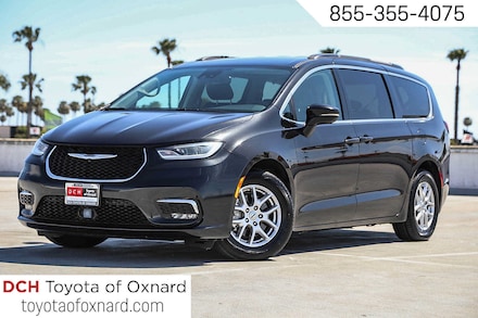 Furgoneta Chrysler Pacifica Touring L 2022 para pasajeros