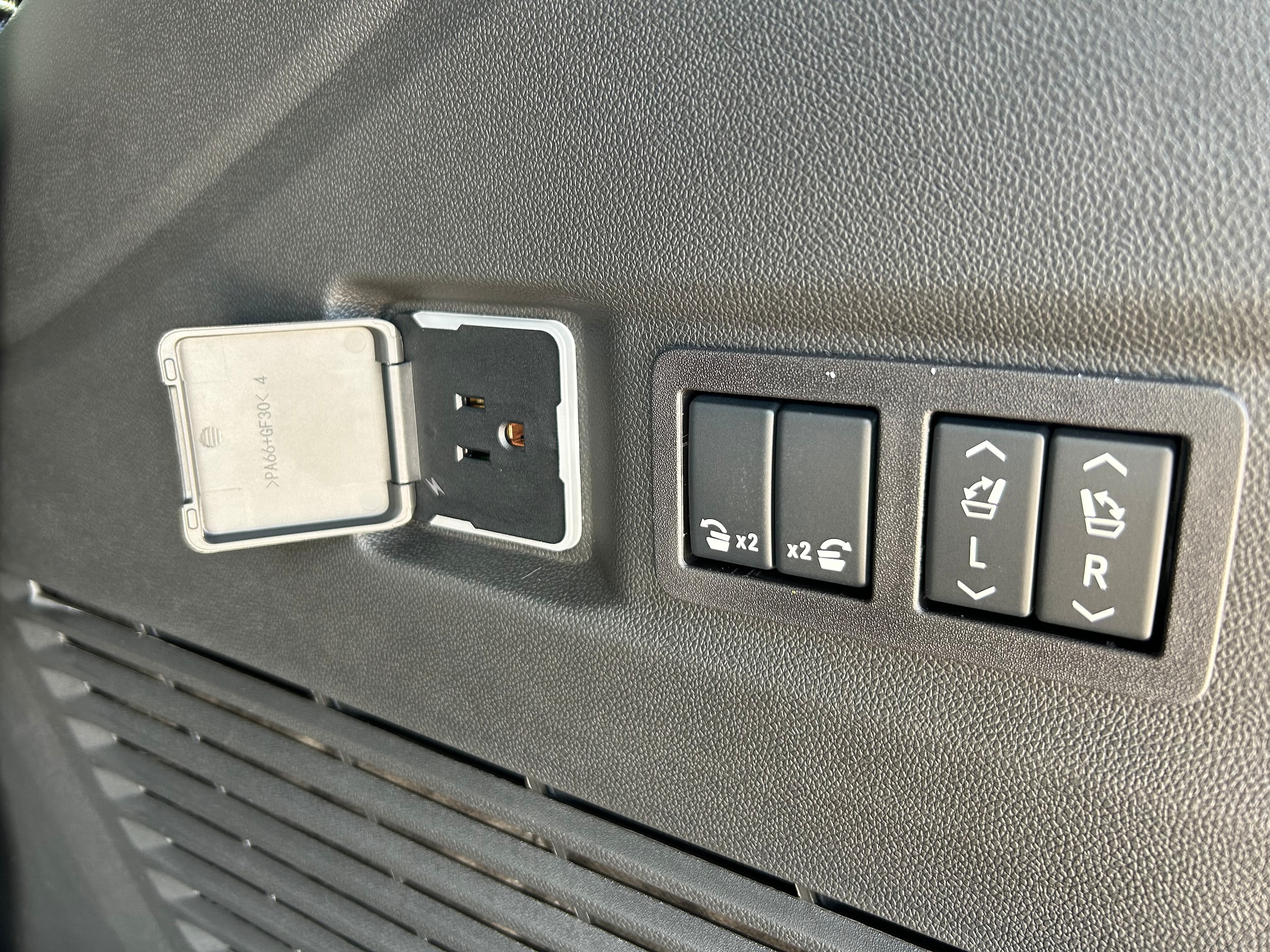 2026 Chevrolet Tahoe Premier - Photo 9