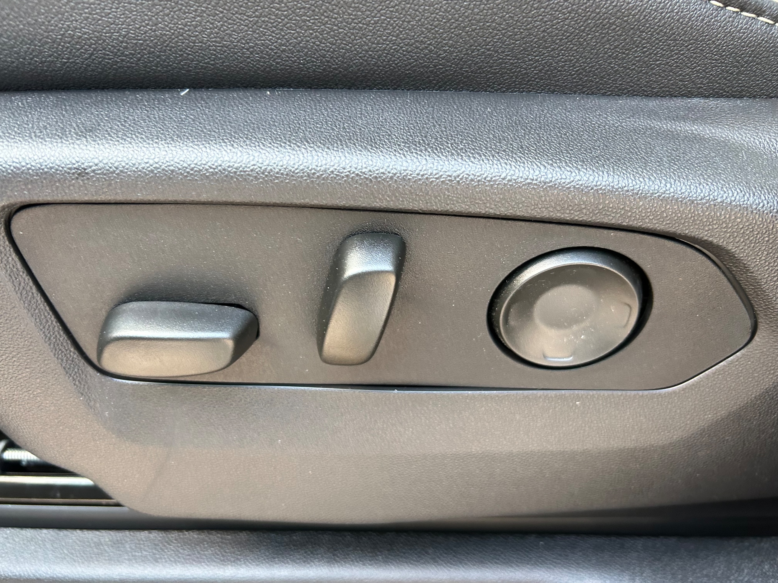 2026 Chevrolet Tahoe Premier - Photo 15
