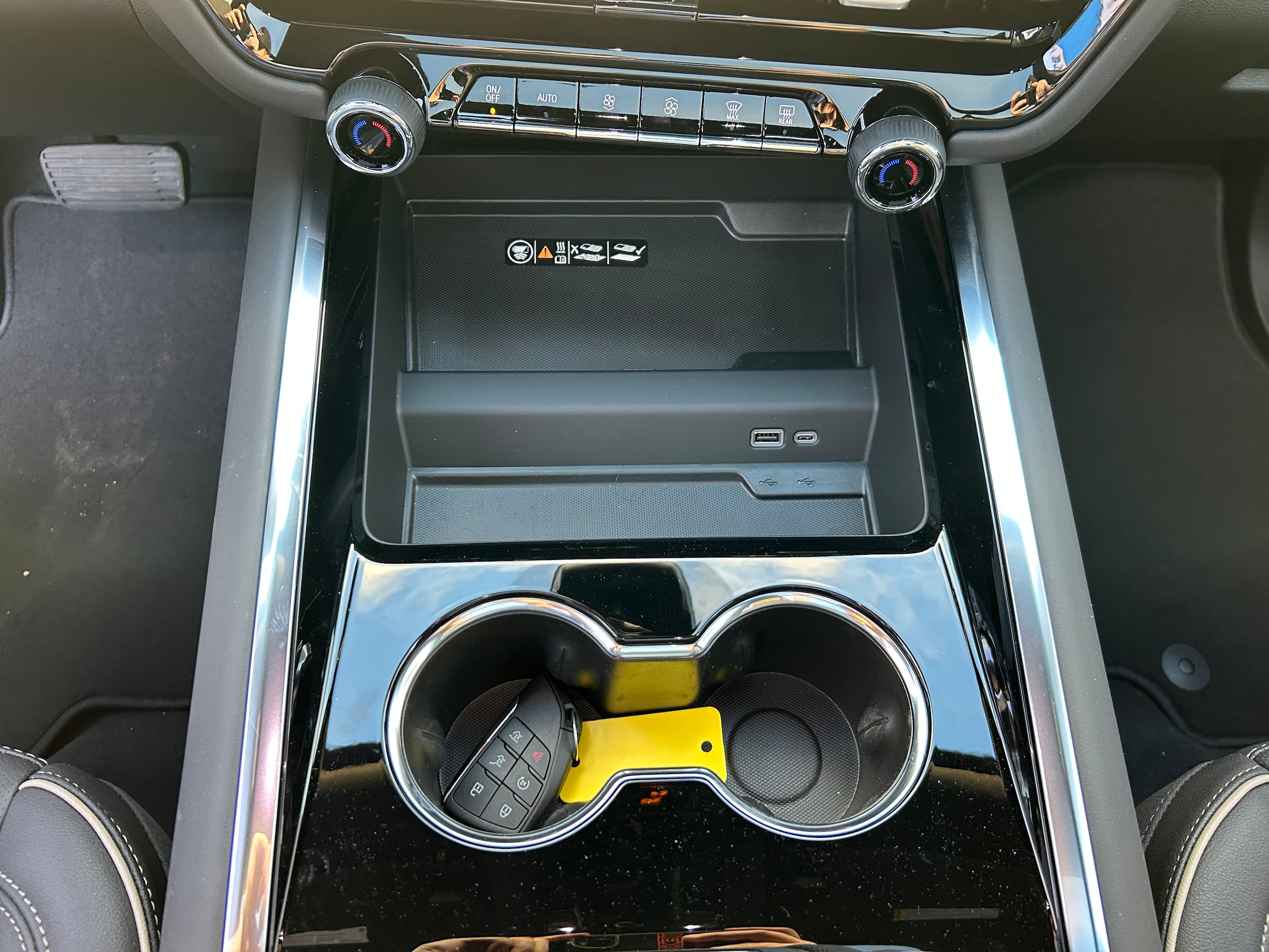 2026 Chevrolet Tahoe Premier - Photo 19
