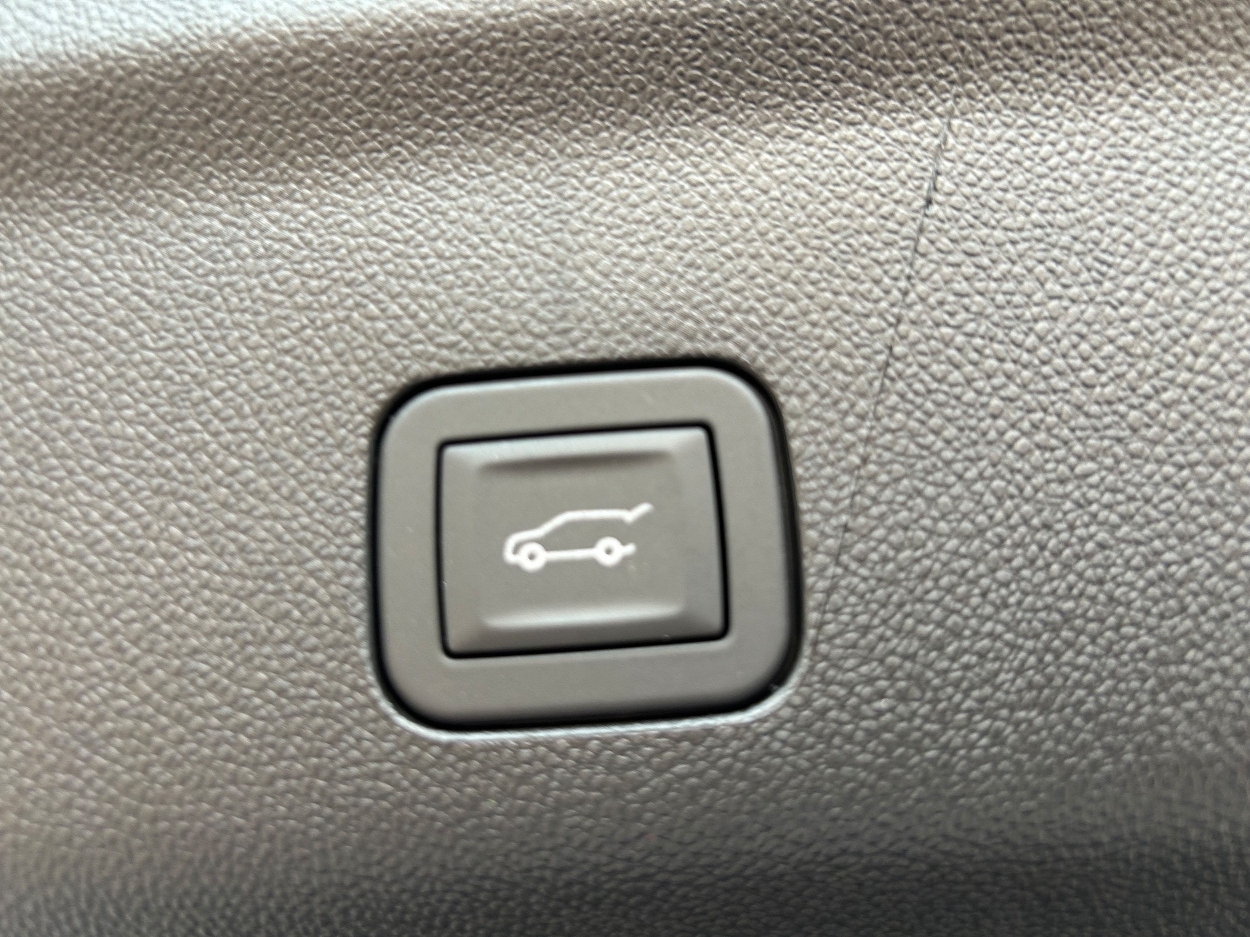 2026 Chevrolet Tahoe Premier - Photo 9