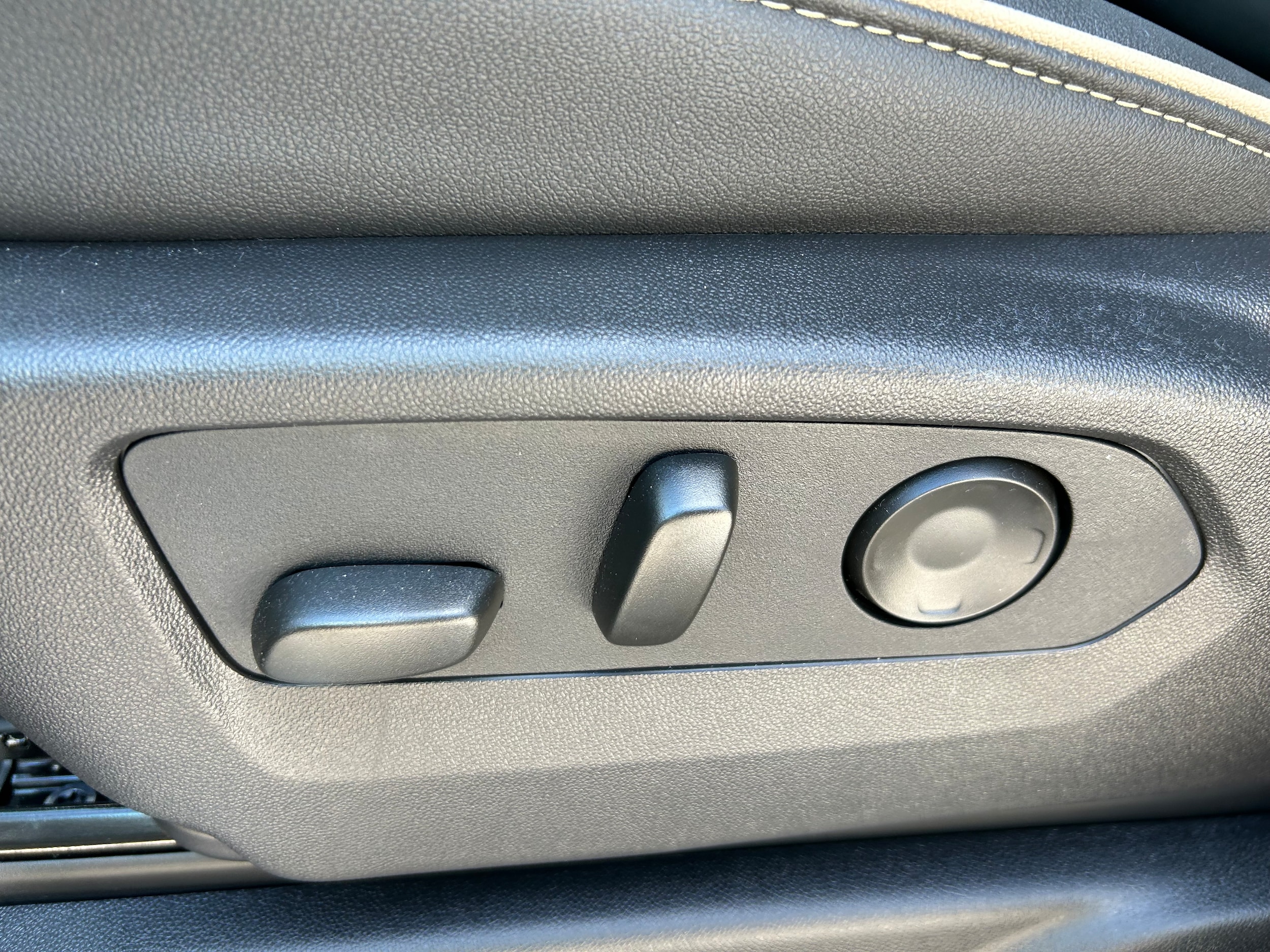 2026 Chevrolet Tahoe Premier - Photo 18