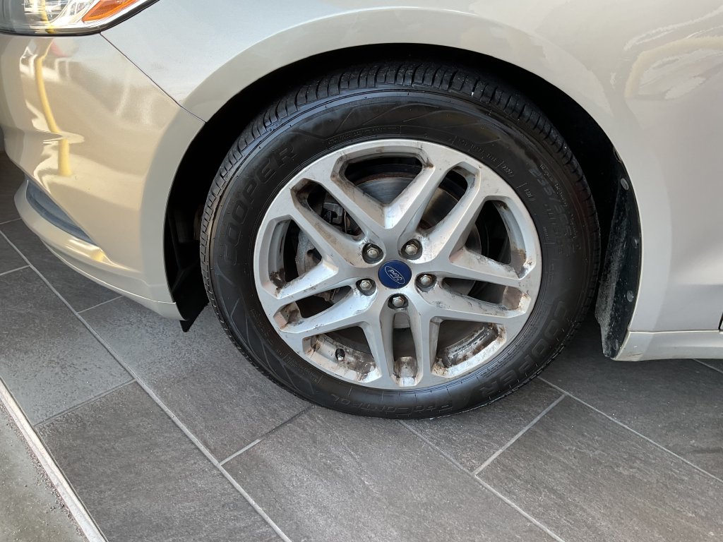 Used 2016 Ford Fusion SE Sedan