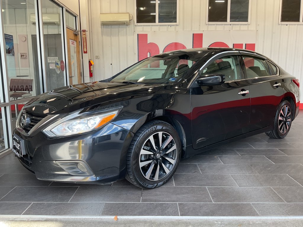 Used 2018 Nissan Altima SV with VIN 1N4AL3AP1JC127452 for sale in Farmville, VA