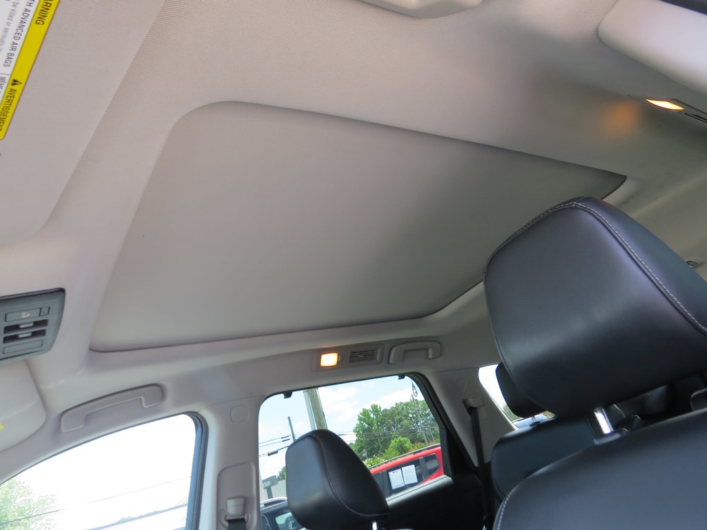 Used 2022 Nissan Pathfinder SL SUV