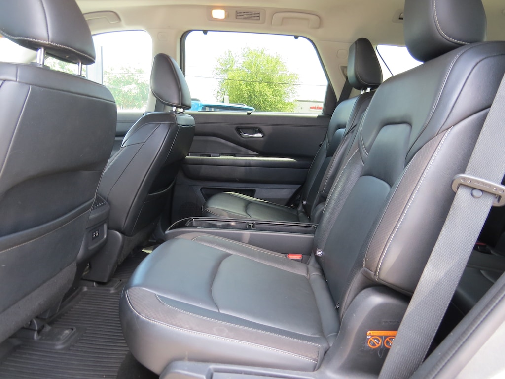 Used 2022 Nissan Pathfinder SL SUV
