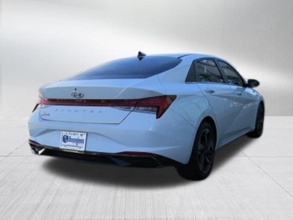 Used 2022 Hyundai Elantra SEL Sedan