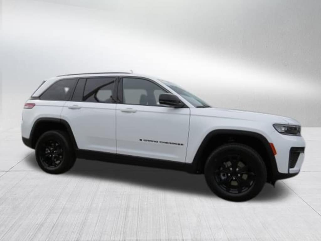 New 2026 Jeep Grand Cherokee Laredo Altitude Sport Utility