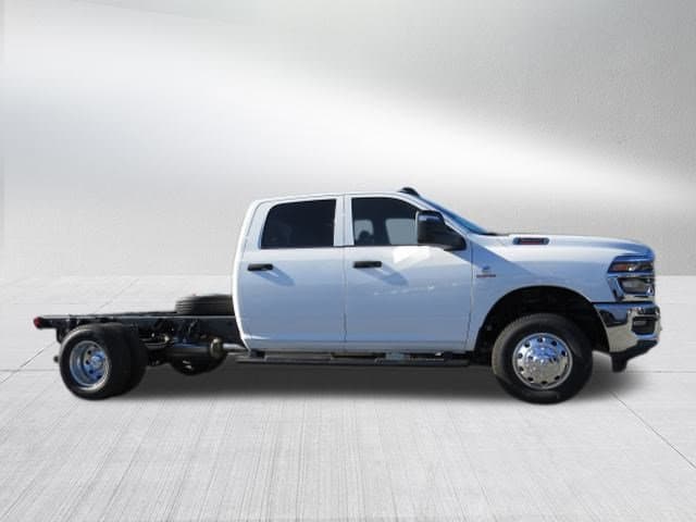2026 RAM 3500 Chassis Tradesman - Photo 11