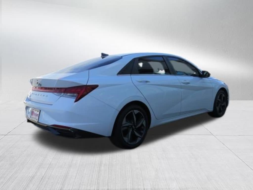 Used 2022 Hyundai Elantra SEL Sedan