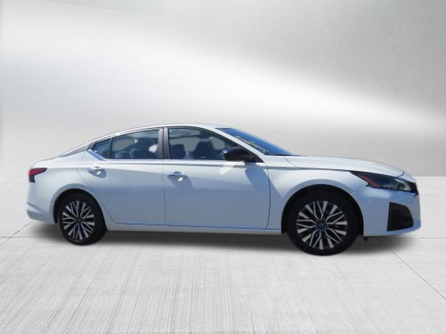 Used 2025 Nissan Altima SV Sedan