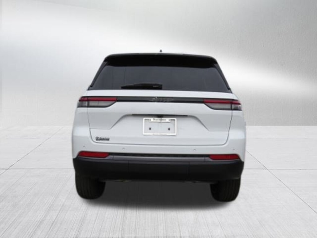New 2026 Jeep Grand Cherokee Laredo Altitude Sport Utility
