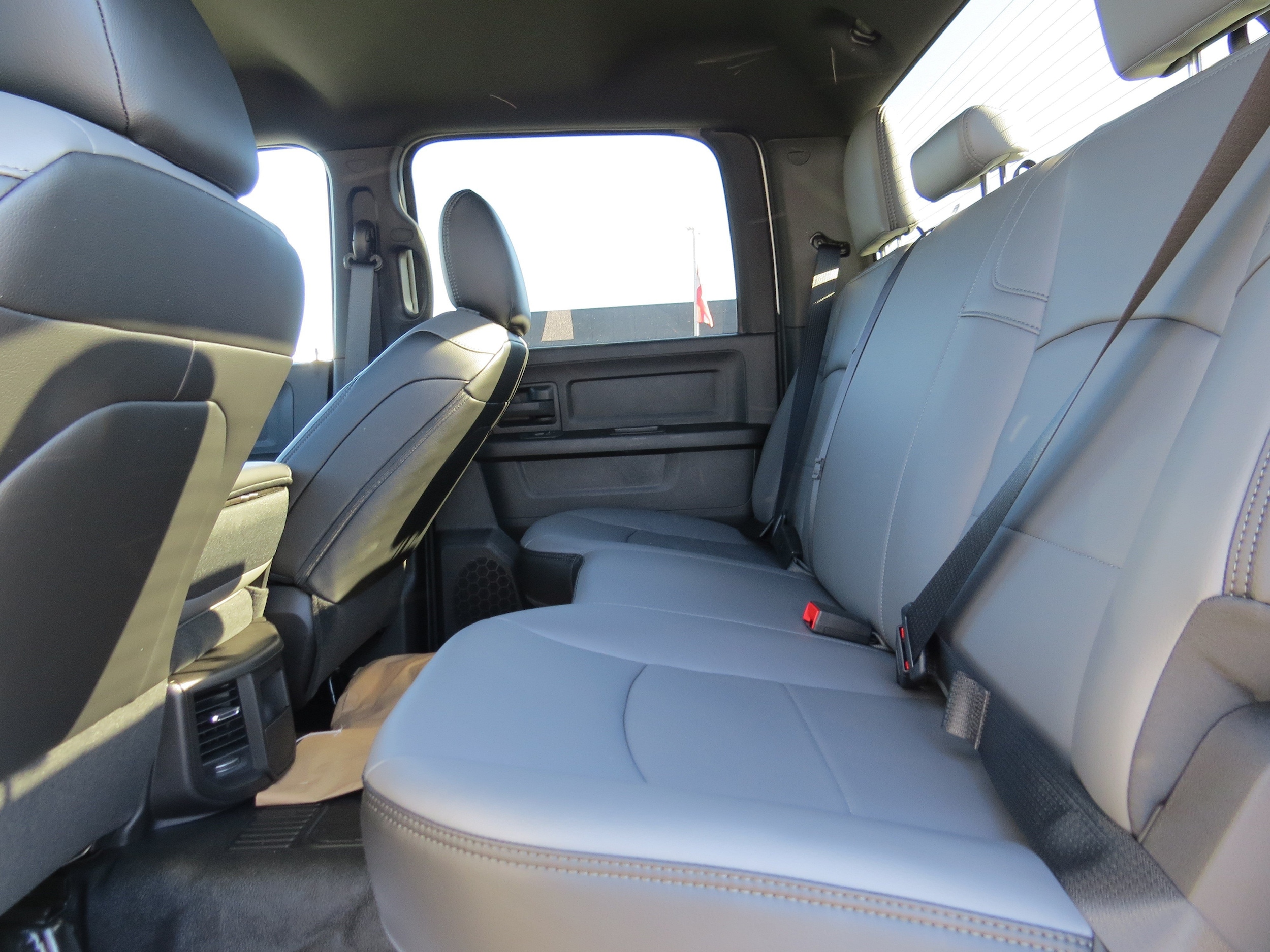 2026 RAM 3500 Chassis Tradesman - Photo 19